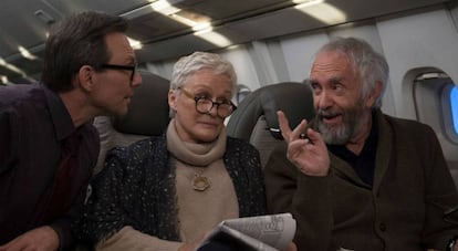 Christian Slater, Glenn Close e Jonathan Pryce, em ‘A Esposa'.