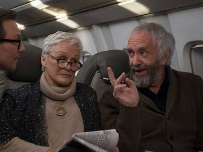 Christian Slater, Glenn Close e Jonathan Pryce, em ‘A Esposa'.