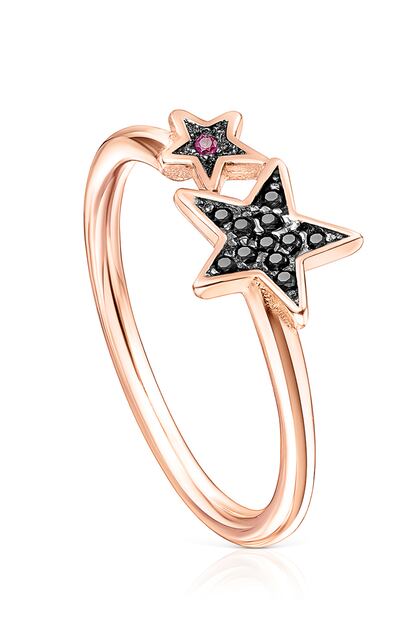 Para la estrella de la casa: anillo Teddy Bear Stars de Tous, en plata bañada en oro rosa y decorado con espinelas y un rubí.