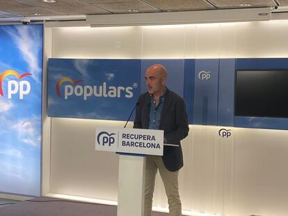 El candidato del PP a la alcaldía de Barcelona, Daniel Sirera, en rueda de prensa.