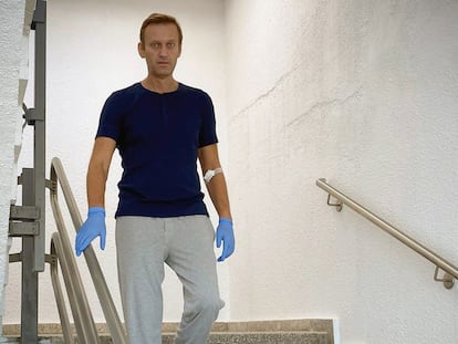 Alexéi Navalni, el sábado, en el hospital de Berlín en el que está siendo tratado.