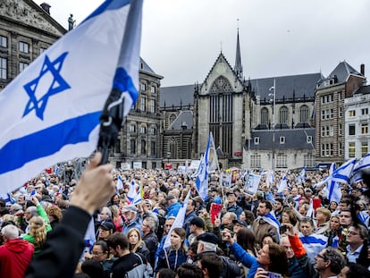 Una manifestación a favor del pueblo de Israel en Ámsterdam, este jueves.