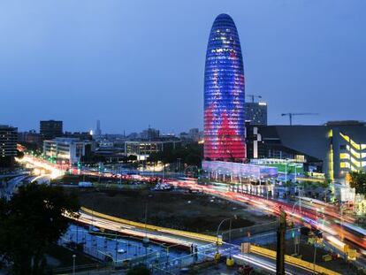 La torre Agbar de Barcelona, antiga seu d'Aigües de Barcelona, el soci majoritari de la qual, Suez, ha portat la seu fiscal a Madrid.