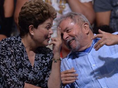 Dilma e Lula durante a campanha em S&atilde;o Paulo no dia 20.