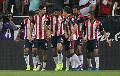 Los jugadores del &#039;reba&ntilde;o&#039; celebran el segundo gol