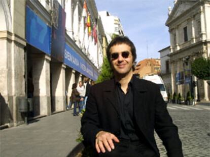 El realizador canadiense Atom Egoyan, director de <b></b><i>Ararat</i>, ayer en Valladolid.