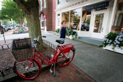 Uma rua de East Hampton, em Long Island (Nova York).