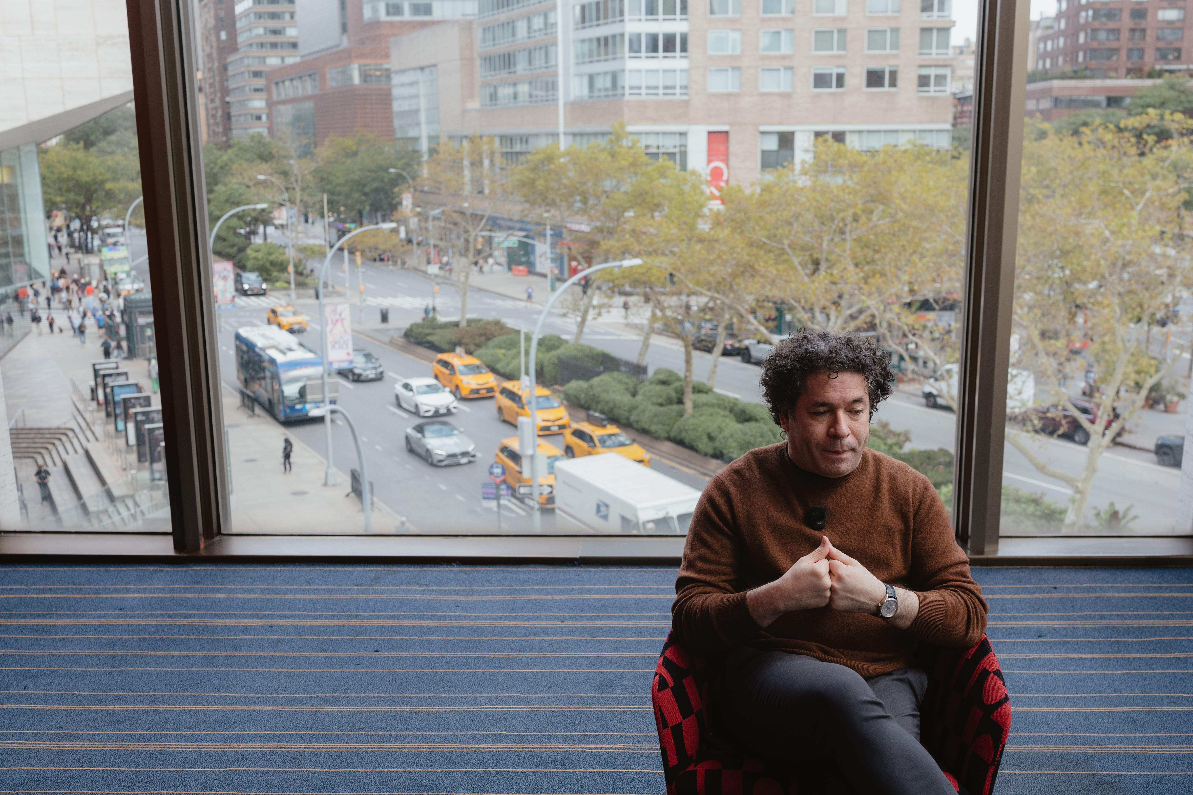 Gustavo Dudamel, director musical y artístico de la Filarmónica de Nueva York, en un momento de la entrevista.