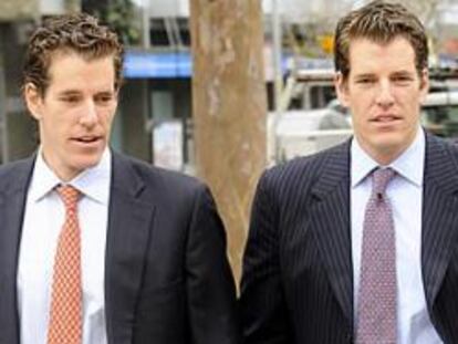 Los gemelos Winklevoss vuelven a denunciar a Facebook