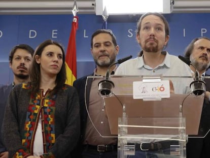 Pablo Iglesias, con los portavoces de Unidos Podemos.