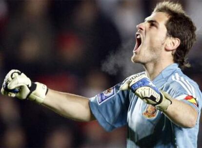 Iker Casillas celebra el gol de la victoria
