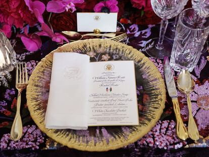 Una mesa de la Casa Blanca con la decoración para la cena de Estado en honor del presidente de Kenia, William Ruto, y su esposa Rachel.