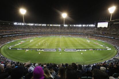 Vista geral do estádio de Melbourne, que recebeu quase 100.000 torcedores no clássico entre Brasil e Argentina.