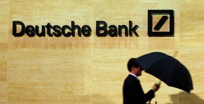 Fachada de una sucursal de Deutsche Bank.