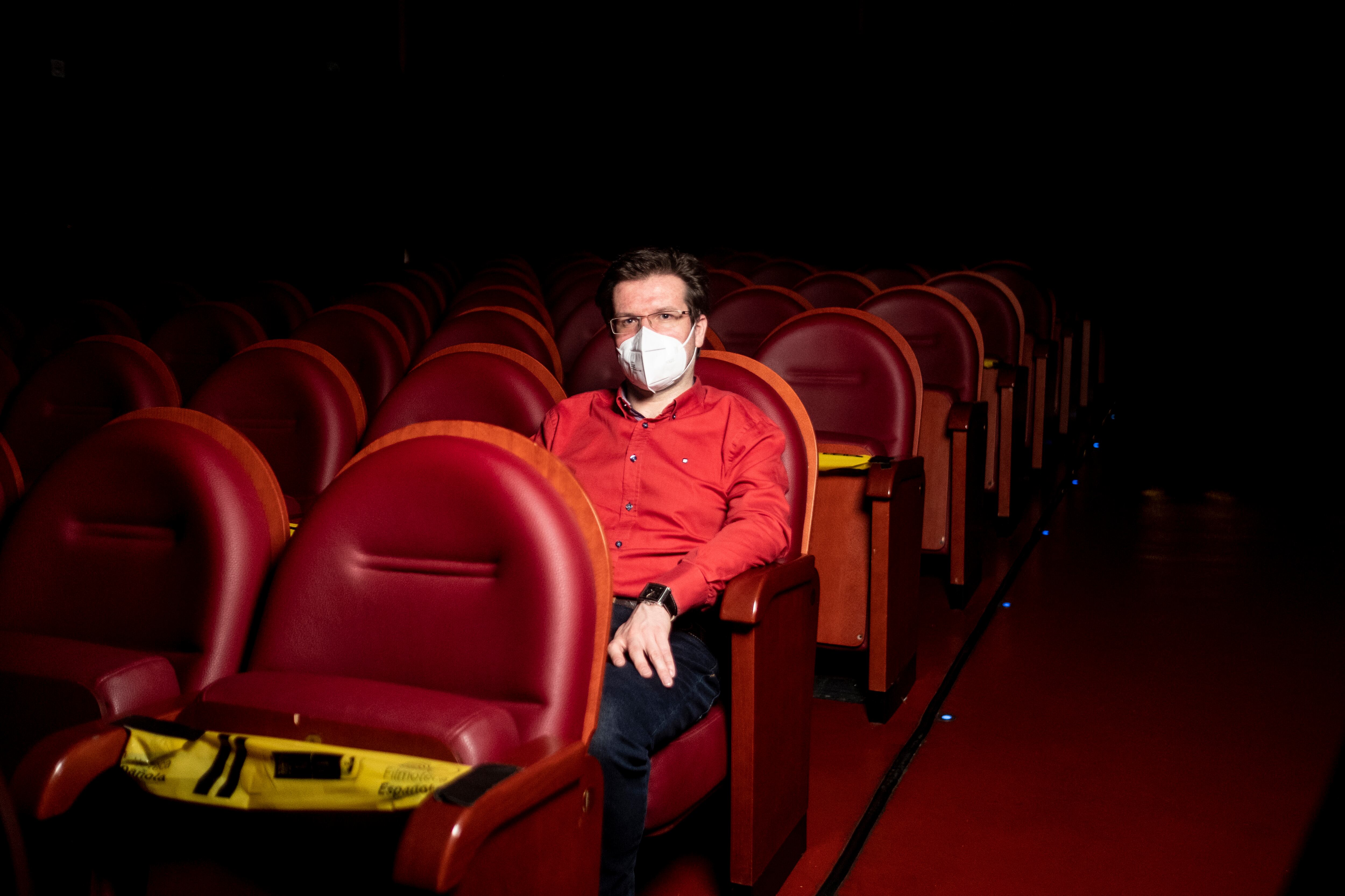 Mario Iglesias lleva 17 años acudiendo al Cine Doré.