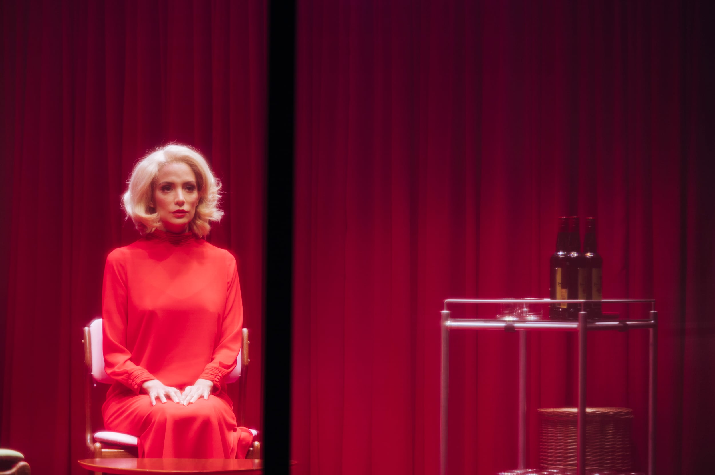 La actriz María Hervás, durante la representación de 'The Second Woman', en el Teatre Lliure (Barcelona).
