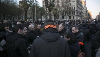 Marcha de Mossos d'Esquadra y urbanos este martes en Barcelona.