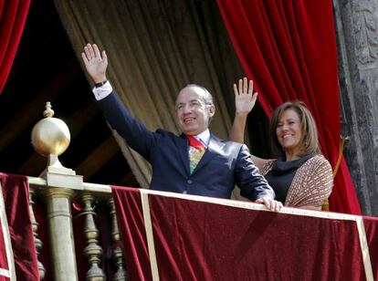 Felipe Calderón junto da sua esposa, Margarita Zavala, em 2012.