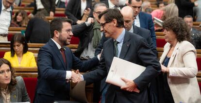 El presidente de la Generalitat, Pere Aragonés y el líder del PSC, Salvador Illa. 