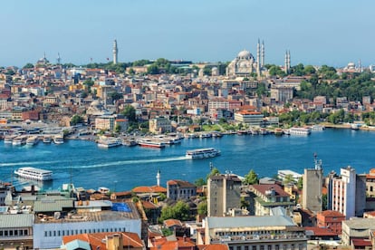 El Cuerno de Oro, a la entrada del estrecho del Bósforo, que divide Estambul.