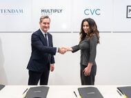Jaume Miquel, presidente y consejero delegado de Tendam, y Samia Bouazza, consejera delegada de 2PointZero Group.