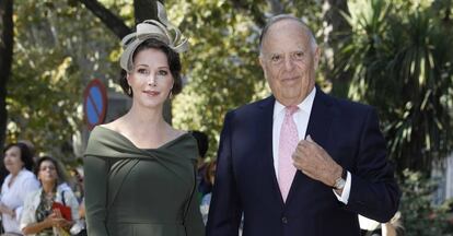 Carlos Falcó y Esther Doña, en la boda del primogénito del actual duque de Alba en Madrid, en octubre de 2018.