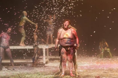 Representación de la obra 'Monte Olimpo', en los Teatros del Canal, performance de 24 horas del director belga Jan Fabre.