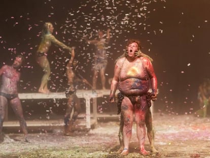 Representación de la obra 'Monte Olimpo', en los Teatros del Canal, performance de 24 horas del director belga Jan Fabre.