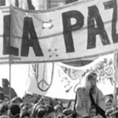 Manifestación de jóvenes en Madrid contra la guerra