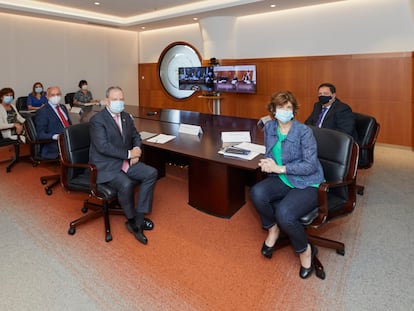 La delegación del Gobierno vasco en la reunión de este jueves con la ministra de Política Territorial, Carolina Darias.