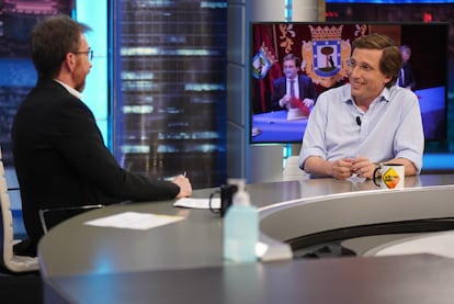 Pablo Motos y José Luis Martínez Almeida, en 'El Hormiguero'.