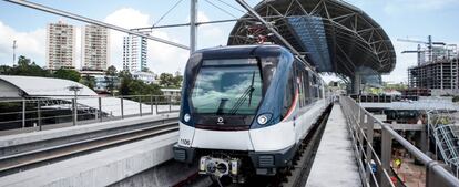 Un convoy del metro de Ciudad de Panamá.