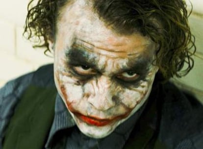El desaparecido actor australiano Heath Ledger, caracterizado como el Joker en la última entrega cinematográfica de <i>Batman.</i>
