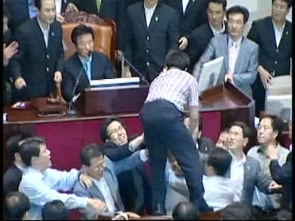 Trifulca en el Parlamento de Corea del Sur