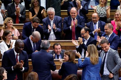 Óscar Puente tras la réplica a la investidura de Feijóo, este martes.