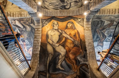 'Cortés y la Malinche' del muralista José Clemente Orozco, en el Antiguo Colegio de San Ildefonso en el Centro Histórico de la Ciudad de México.