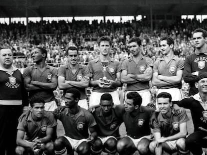 Vicente Feola (treinador), Djalma Santos, Zito, Bellini, Nilton Santos, Orlando e Gilmar. Garrincha, Didi, Pelé, Vavá e Zagallo.