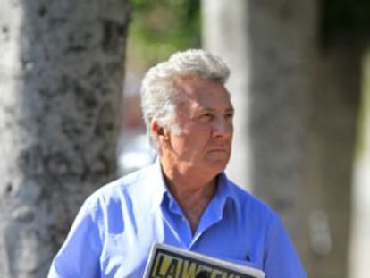 Dustin Hoffman dando un paseo el pasado enero.