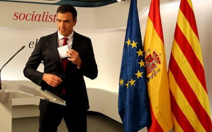 El secretario general del PSOE, Pedro S&aacute;nchez, comparece en la sede del partido en Madrid para analizar los comicios.