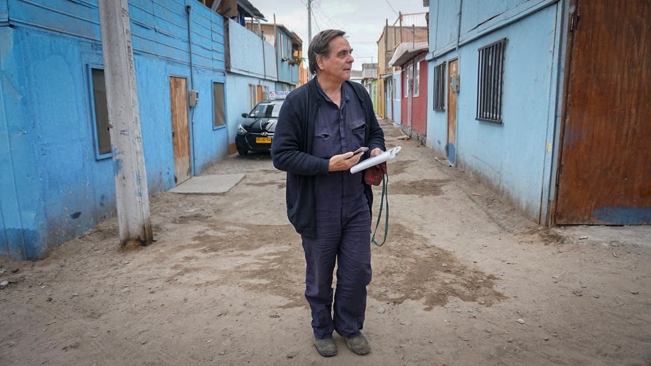El sacerdote Felipe Berríos, en La Chimba, en Antofagasta, en Septiembre de 2021.