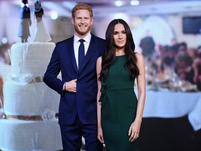 La nueva réplica en cera de Meghan Markle junto a la del príncipe Enrique.