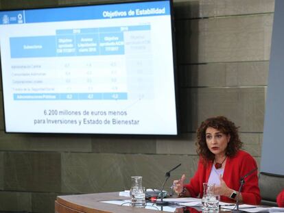 La ministra de Hacienda, María Jesús Montero, durante la rueda de prensa del Consejo de Ministros, el pasado viernes.