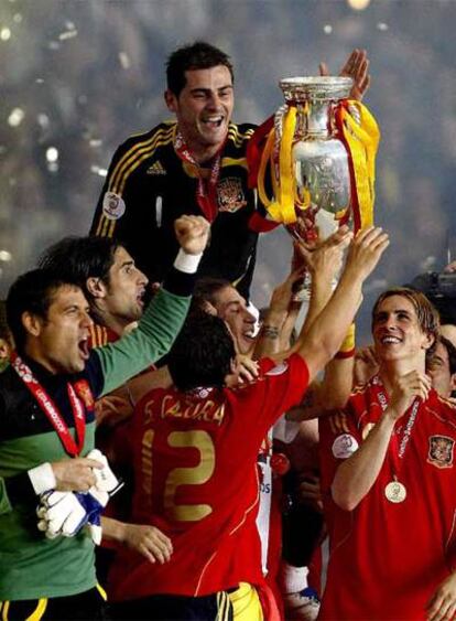 España celebra el triunfo en la final ante Alemania