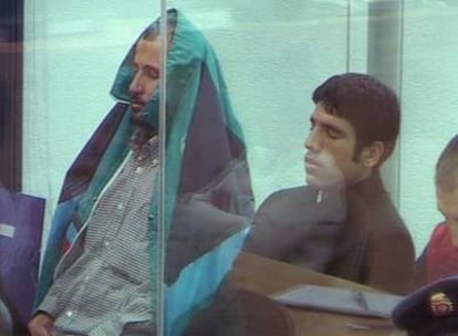 Mohamed el Egipcio (a la izquierda) y Abdelmajid Bouchar, durante el juicio.