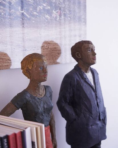 Figuras talladas en madera de Stephen Balkenhol.