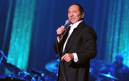 Paul Anka, durante apresentação no Cassino de Paris, em 2011.