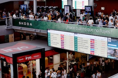 Paneles informativos de los trenes en la estación de Atocha, este martes.