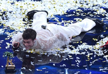 El cantante italiano Blanco, en el escenario del Festival de San Remo.