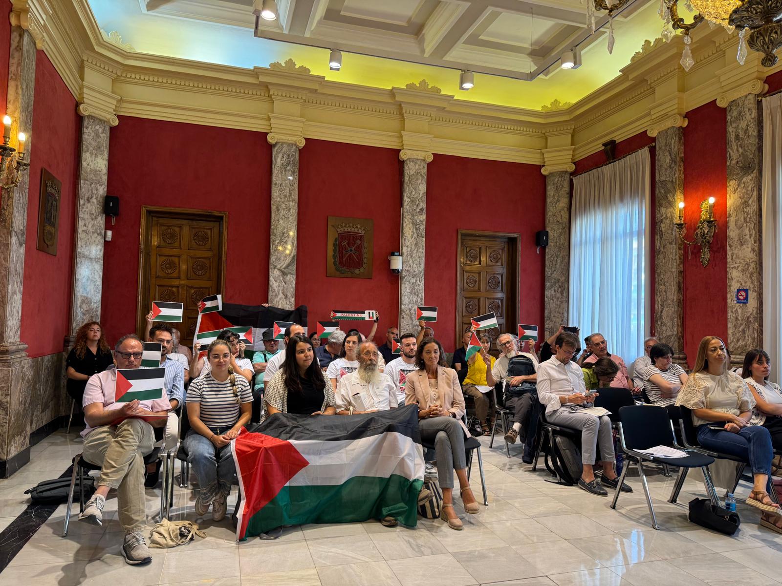 Fracasa el intento de Vox de prohibir las protestas por Palestina en Vallecas