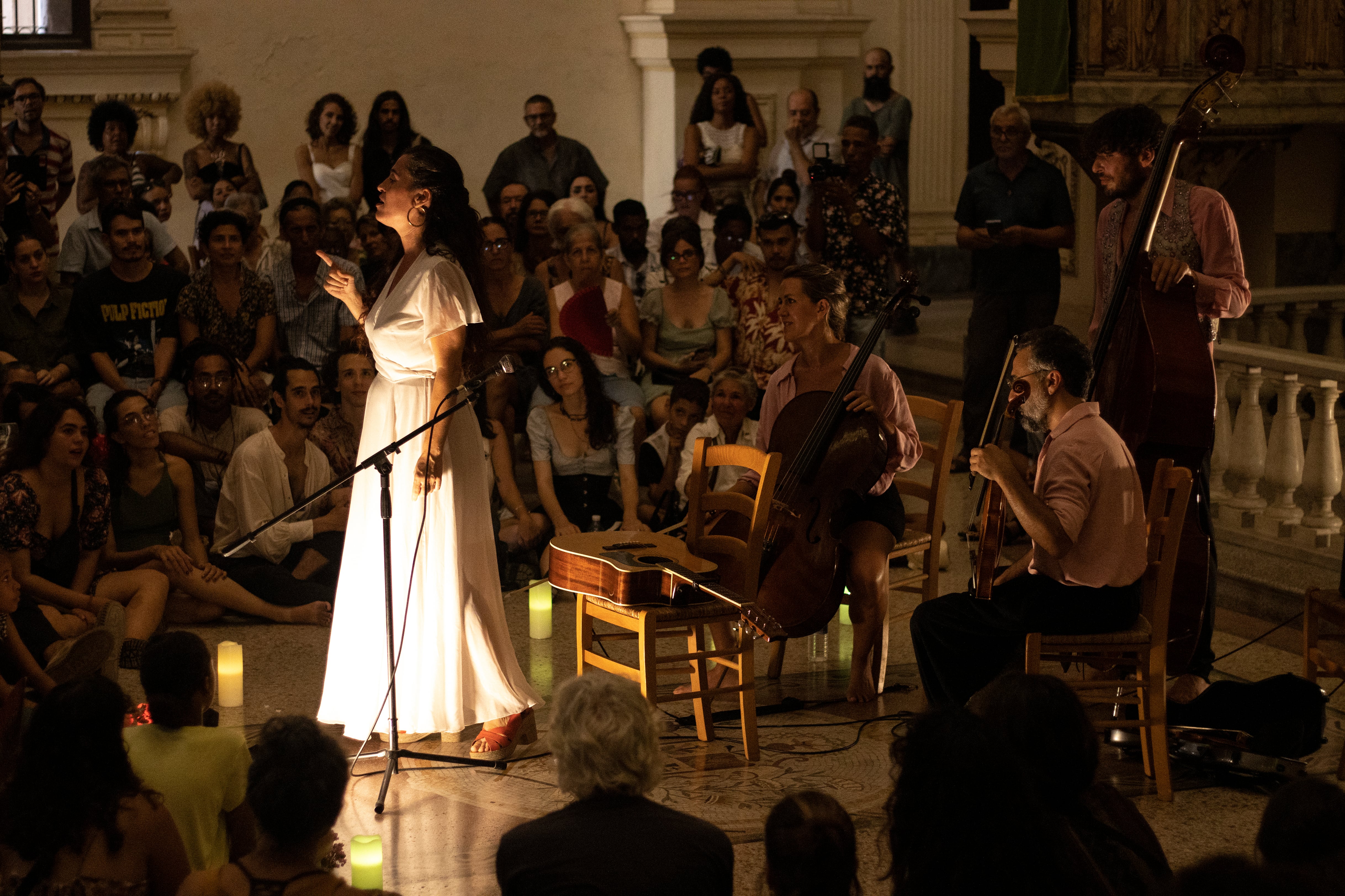 Silvia Pérez Cruz en la Iglesia de San Francisco el Nuevo, este domingo.